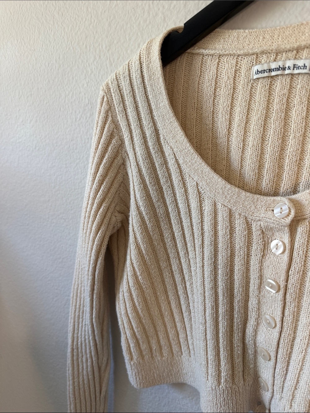 Abercrombie & Fitch Cream Ribbed Cropped Button-Front Cardigan Size S - Picture 3 of 4